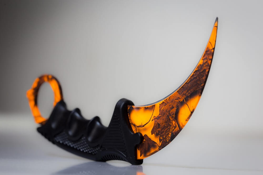 what is a Karambit knife